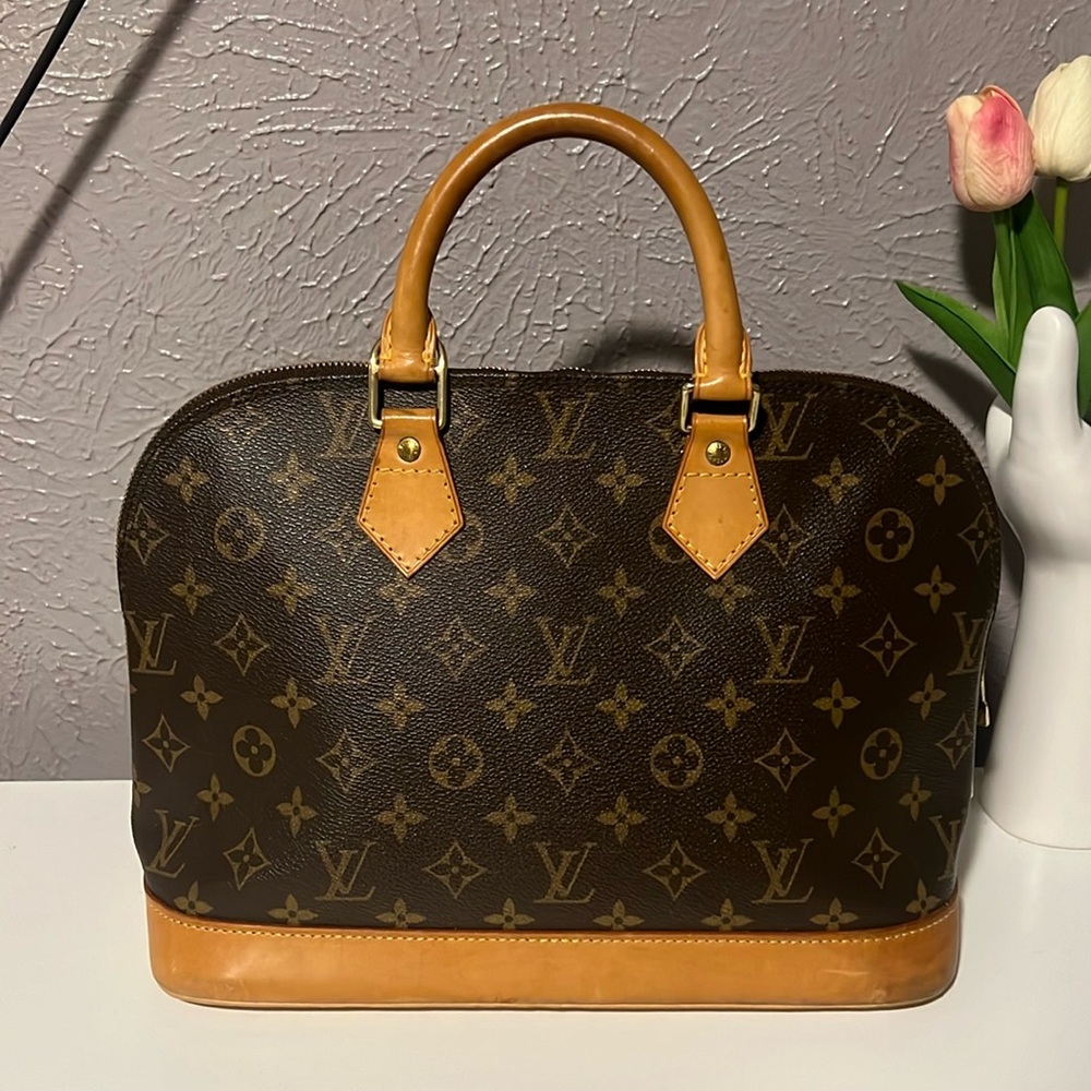 Authentic Louis Vuitton Alma pm